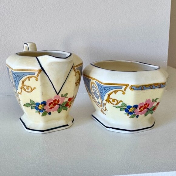 Wedgwood Vintage Chateau Creamer and Sugar Bowl - Picture 3 of 15
